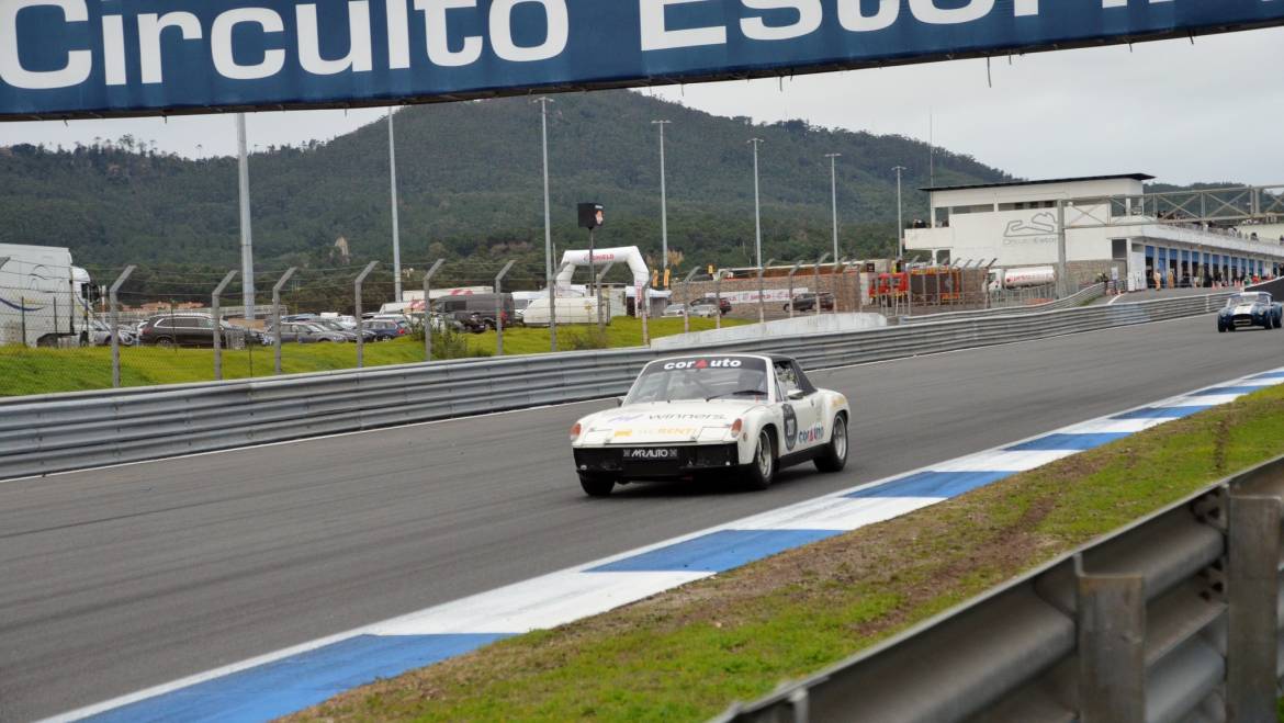 Porsche 914 brilha nos 250 km do Estoril e conquista atenções dentro e fora da pista